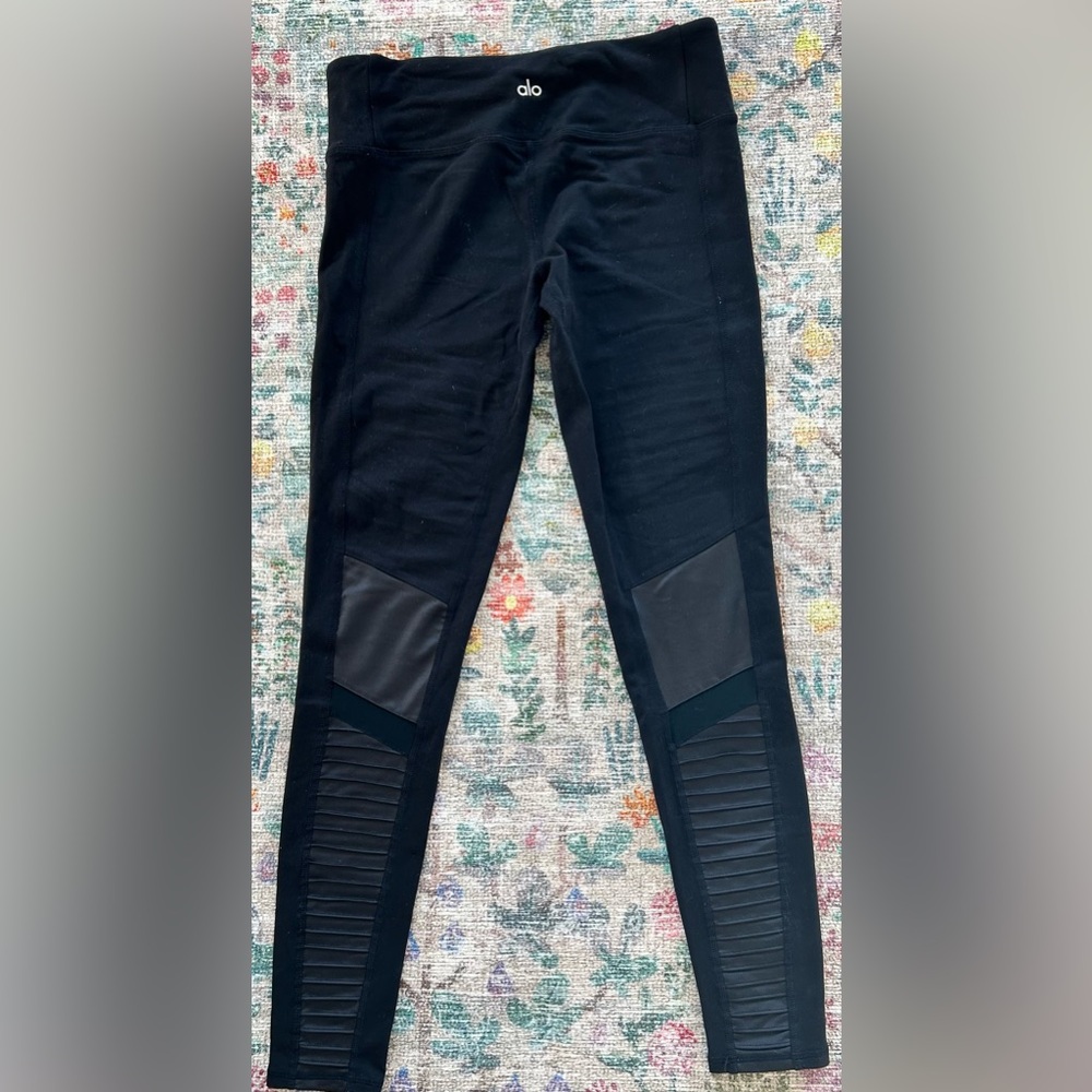 ALO Yoga Black Leggings Size M